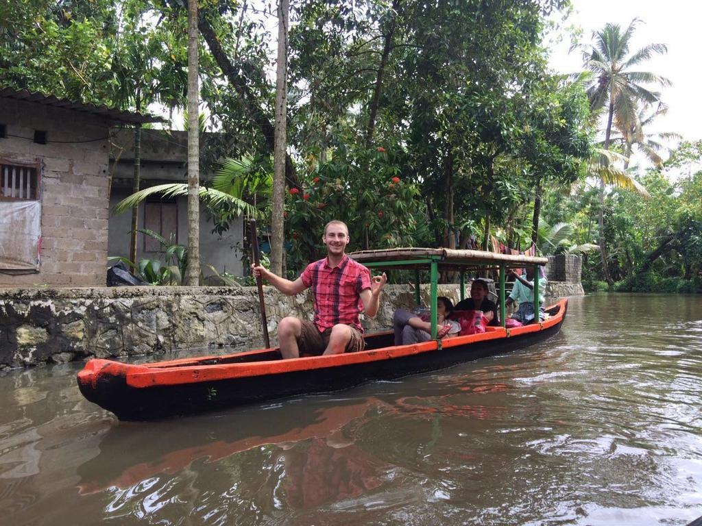 Thoms Beach Homestay Alappuzha Ngoại thất bức ảnh